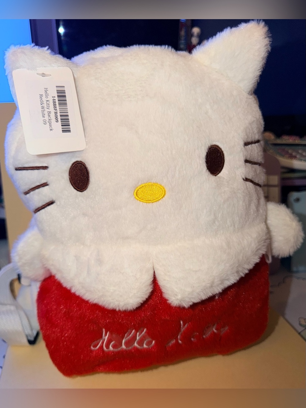 ❤️NWT Hello Kitty plush backpack